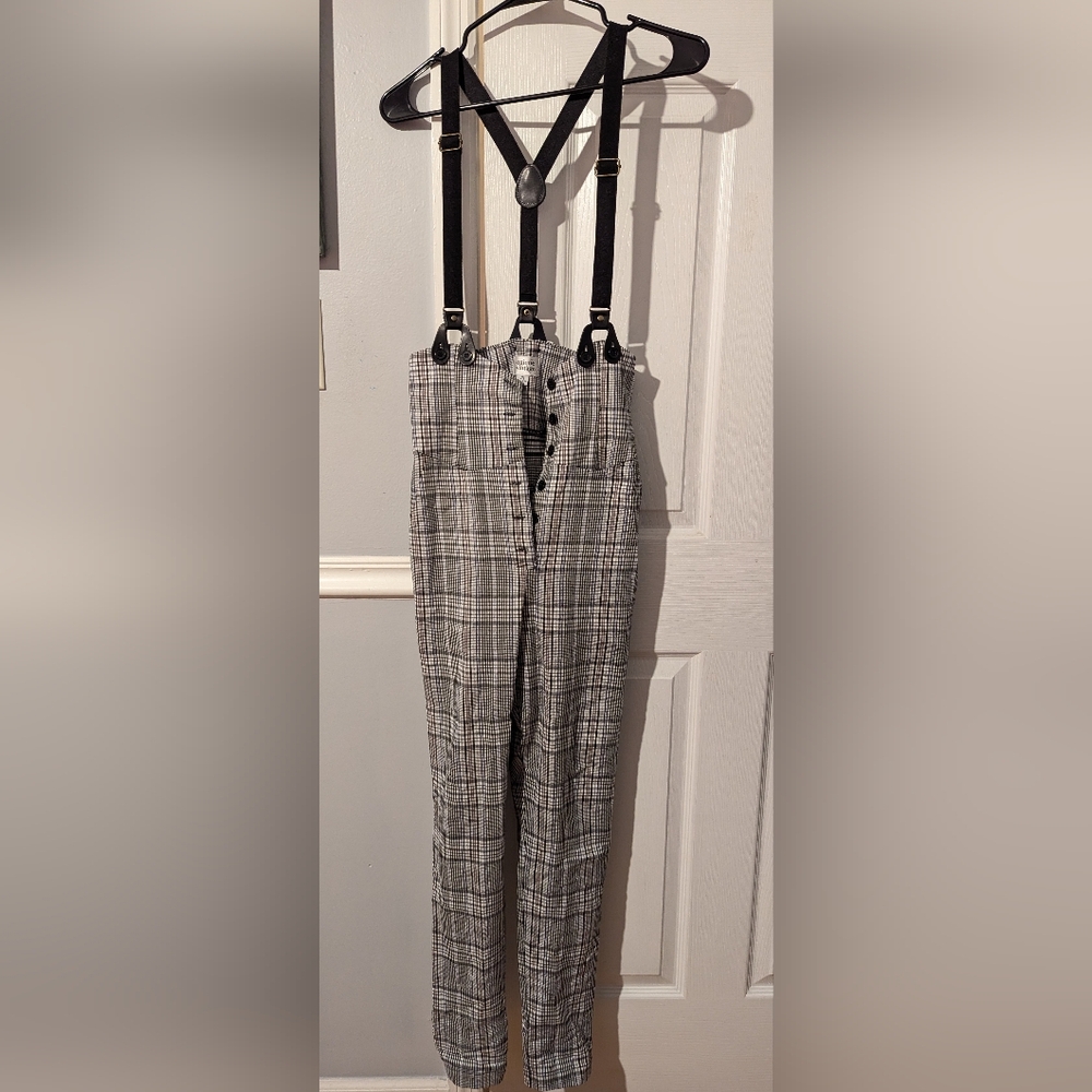 High Waisted 70’s Inspired Plaid Skinny Leggings with Suspenders.